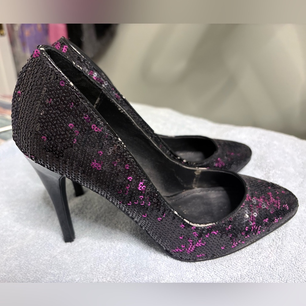 Colin Stuart Elegant Black and Purple/Black Sequin Heels 7.5